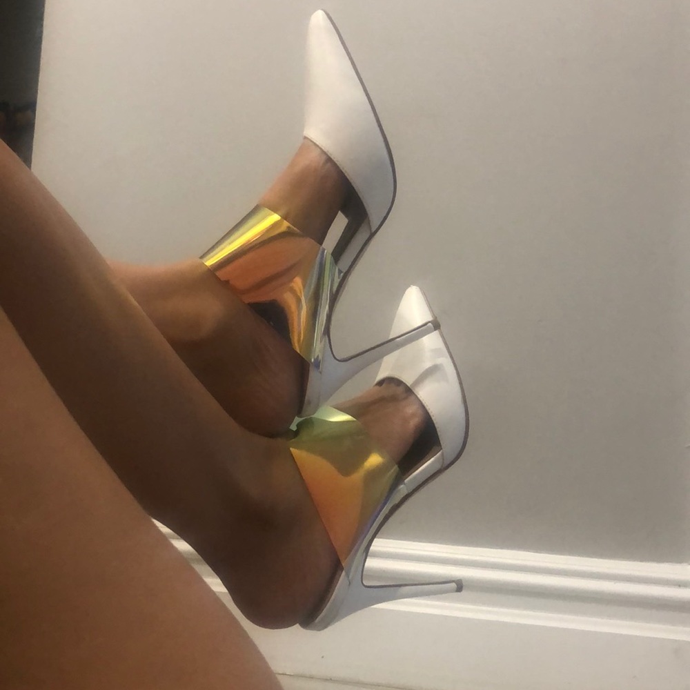 White pointy toe